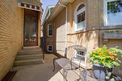 Tiny photo for 6636 N Talman Avenue, Chicago, IL 60645 (MLS # 12646401)