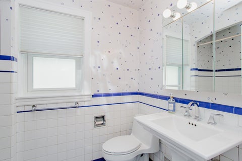 Tiny photo for 6636 N Talman Avenue, Chicago, IL 60645 (MLS # 12646401)