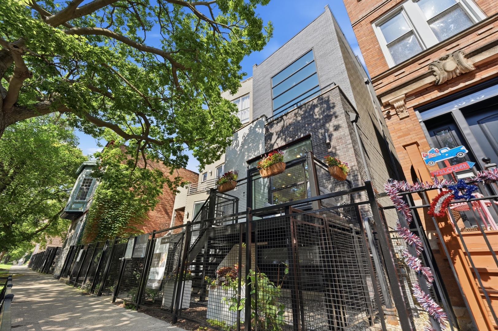1349 N Leavitt Street 1A