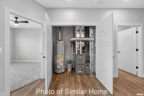 Tiny photo for 547 N 4TH Avenue, Eldridge, IA 52748 (MLS # QC4267960)