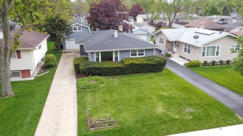 Tiny photo for 1020 Pershing Avenue, Wheaton, IL 60189 (MLS # 12636422)