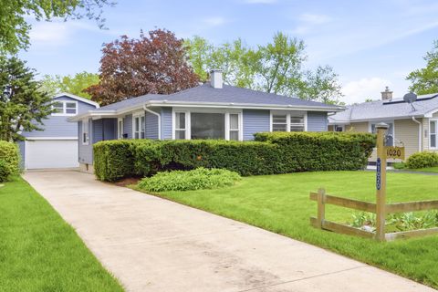Photo of 1020 Pershing Avenue, Wheaton, IL 60189 (MLS # 12636422)