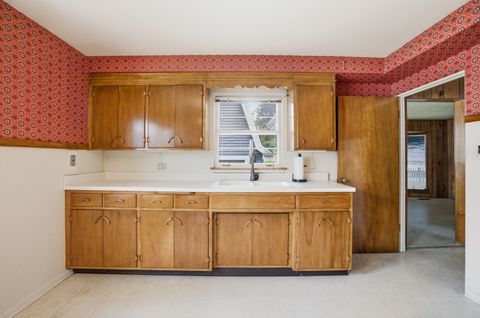 Tiny photo for 1020 Pershing Avenue, Wheaton, IL 60189 (MLS # 12636422)