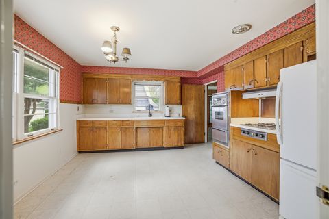 Tiny photo for 1020 Pershing Avenue, Wheaton, IL 60189 (MLS # 12636422)