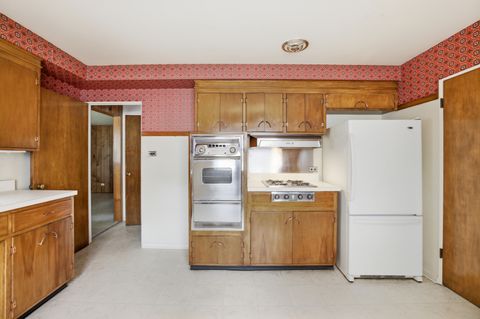 Tiny photo for 1020 Pershing Avenue, Wheaton, IL 60189 (MLS # 12636422)