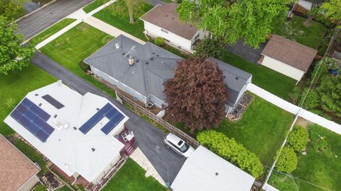 Tiny photo for 1020 Pershing Avenue, Wheaton, IL 60189 (MLS # 12636422)