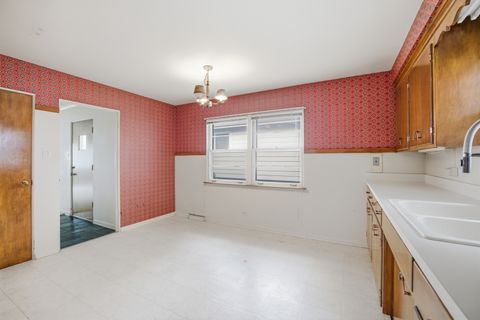 Tiny photo for 1020 Pershing Avenue, Wheaton, IL 60189 (MLS # 12636422)