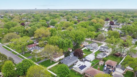 Tiny photo for 1020 Pershing Avenue, Wheaton, IL 60189 (MLS # 12636422)