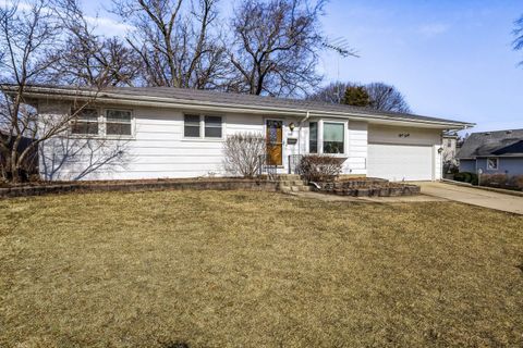 Tiny photo for 340 W Middle Street, South Elgin, IL 60177 (MLS # 12578800)