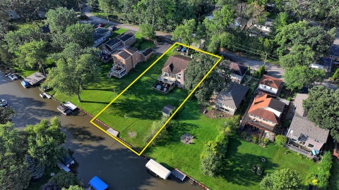 Tiny photo for 26811 N Oakdale Lane, Mundelein, IL 60060 (MLS # 12727786)