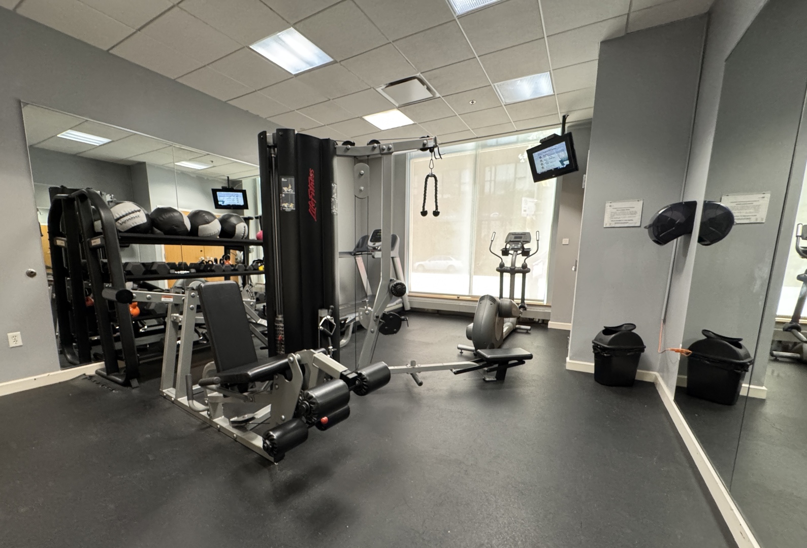 757 N Orleans Street 812