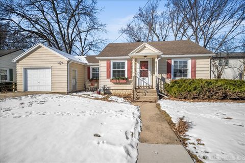 Photo of 611 Carlson Street, Sycamore, IL 60178 (MLS # 12538690)