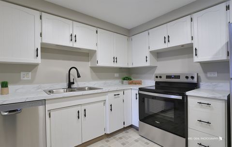 Tiny photo for 920 Vose Drive #208, Gurnee, IL 60031 (MLS # 12467663)