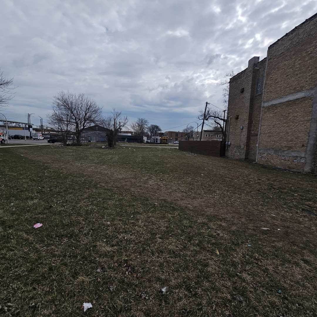 231 N La Crosse Avenue