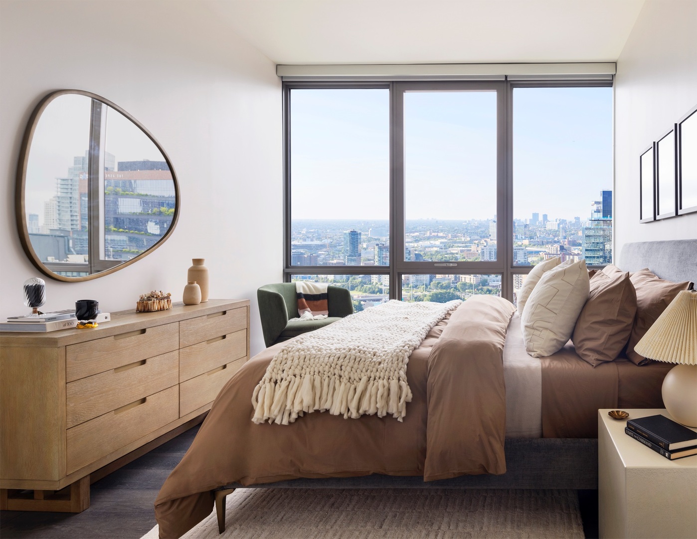 164 N Peoria Street 3002