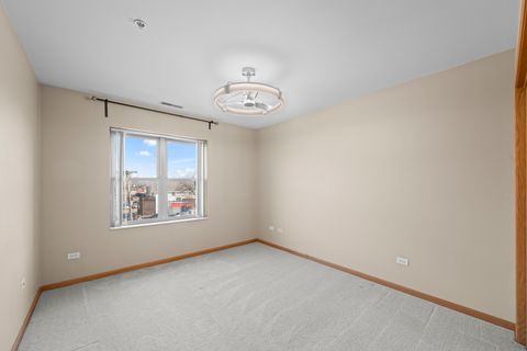 Tiny photo for 100 N Bokelman Street #330, Roselle, IL 60172 (MLS # 12621390)