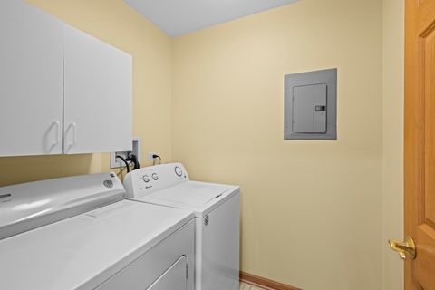 Tiny photo for 100 N Bokelman Street #330, Roselle, IL 60172 (MLS # 12621390)