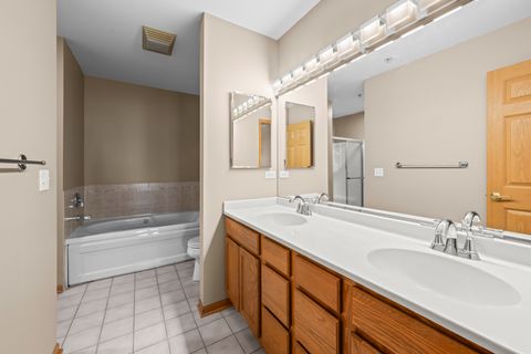 Tiny photo for 100 N Bokelman Street #330, Roselle, IL 60172 (MLS # 12621390)