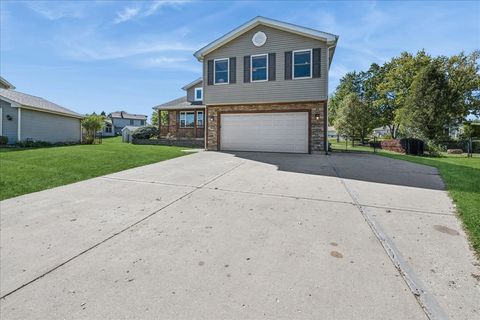 Tiny photo for 1455 Saddlebrook Circle, Algonquin, IL 60102 (MLS # 12472351)