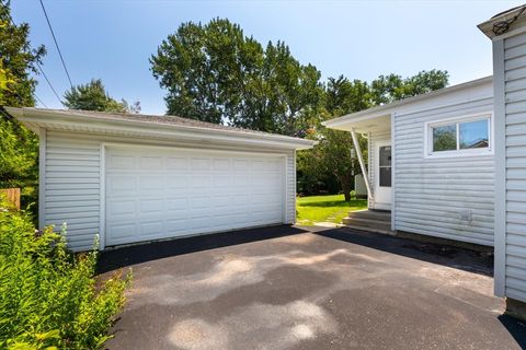 Tiny photo for 17 S Walnut Street, Palatine, IL 60067 (MLS # 12700217)