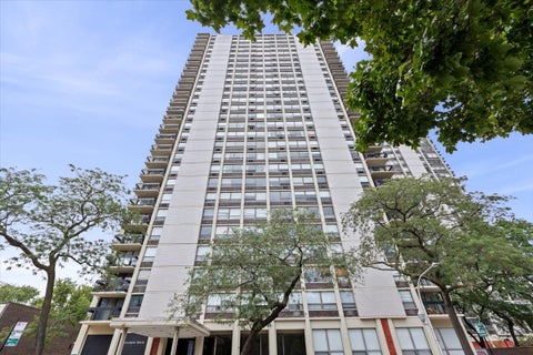 Tiny photo for 1355 N Sandburg Terrace #2801D, Chicago, IL 60610 (MLS # 12775839)