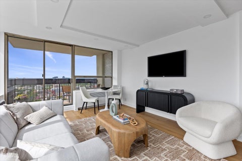 Tiny photo for 1355 N Sandburg Terrace #2801D, Chicago, IL 60610 (MLS # 12775839)