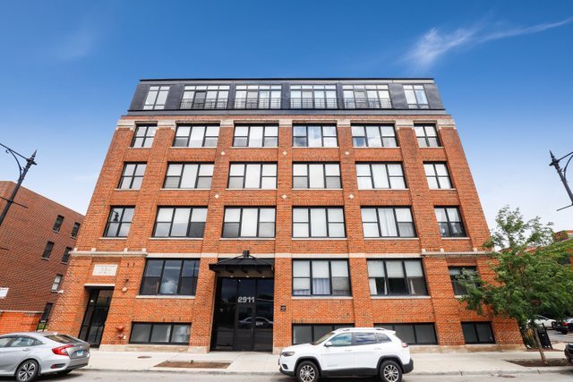 Photo 1 of 23 — 2911 N Western Avenue 111, Chicago, IL 60618