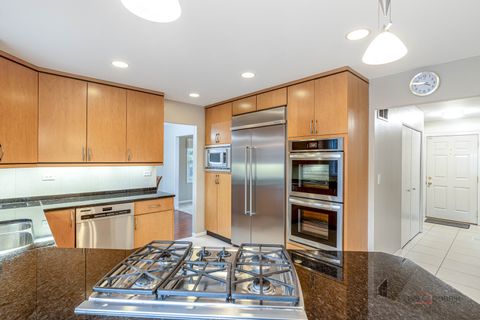 Tiny photo for 240 Osage Terrace, Buffalo Grove, IL 60089 (MLS # 12595882)