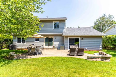 Tiny photo for 240 Osage Terrace, Buffalo Grove, IL 60089 (MLS # 12595882)