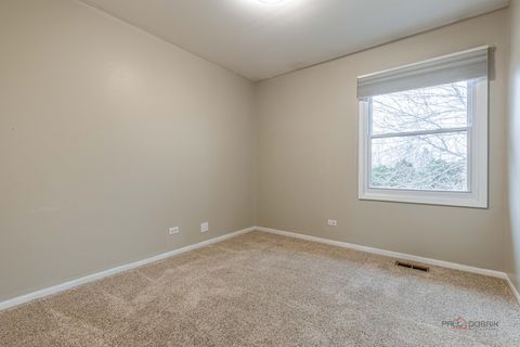 Tiny photo for 240 Osage Terrace, Buffalo Grove, IL 60089 (MLS # 12595882)