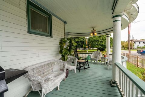 Tiny photo for 2101 WALNUT Street, Murphysboro, IL 62966 (MLS # EB460039)