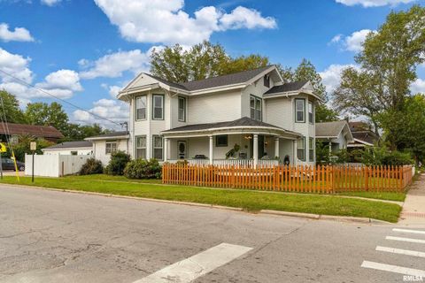 Tiny photo for 2101 WALNUT Street, Murphysboro, IL 62966 (MLS # EB460039)