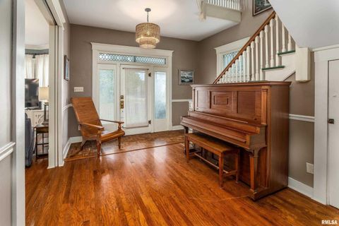 Tiny photo for 2101 WALNUT Street, Murphysboro, IL 62966 (MLS # EB460039)