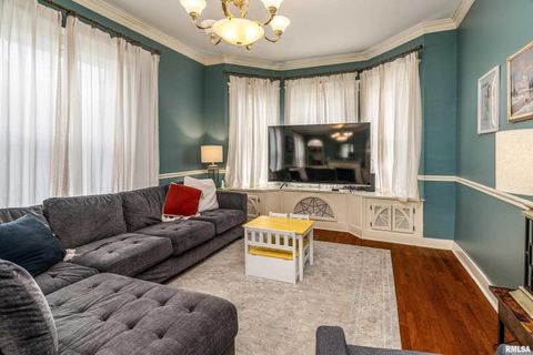 Tiny photo for 2101 WALNUT Street, Murphysboro, IL 62966 (MLS # EB460039)