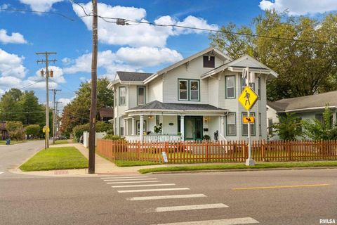 Tiny photo for 2101 WALNUT Street, Murphysboro, IL 62966 (MLS # EB460039)