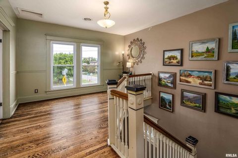 Tiny photo for 2101 WALNUT Street, Murphysboro, IL 62966 (MLS # EB460039)