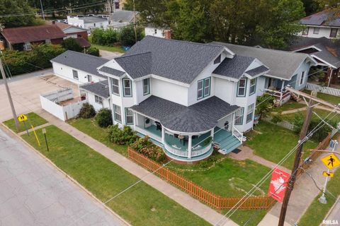 Photo of 2101 WALNUT Street, Murphysboro, IL 62966 (MLS # EB460039)