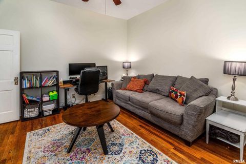 Tiny photo for 2101 WALNUT Street, Murphysboro, IL 62966 (MLS # EB460039)