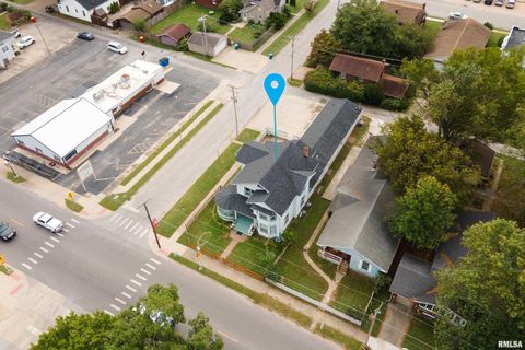 Tiny photo for 2101 WALNUT Street, Murphysboro, IL 62966 (MLS # EB460039)