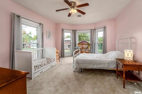 Tiny photo for 2101 WALNUT Street, Murphysboro, IL 62966 (MLS # EB460039)