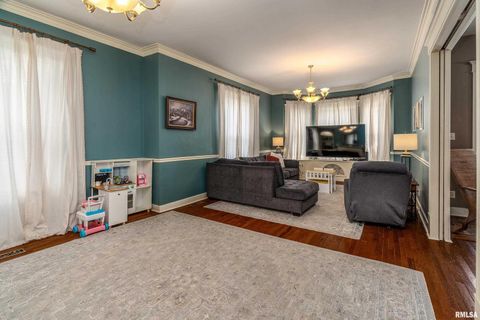 Tiny photo for 2101 WALNUT Street, Murphysboro, IL 62966 (MLS # EB460039)