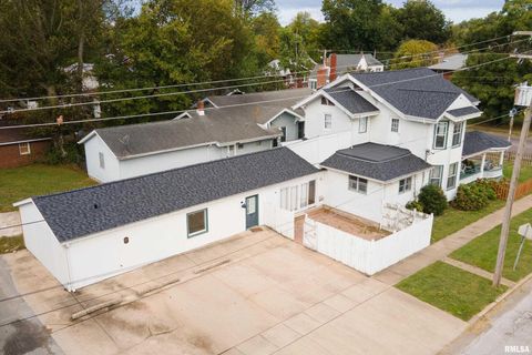 Tiny photo for 2101 WALNUT Street, Murphysboro, IL 62966 (MLS # EB460039)