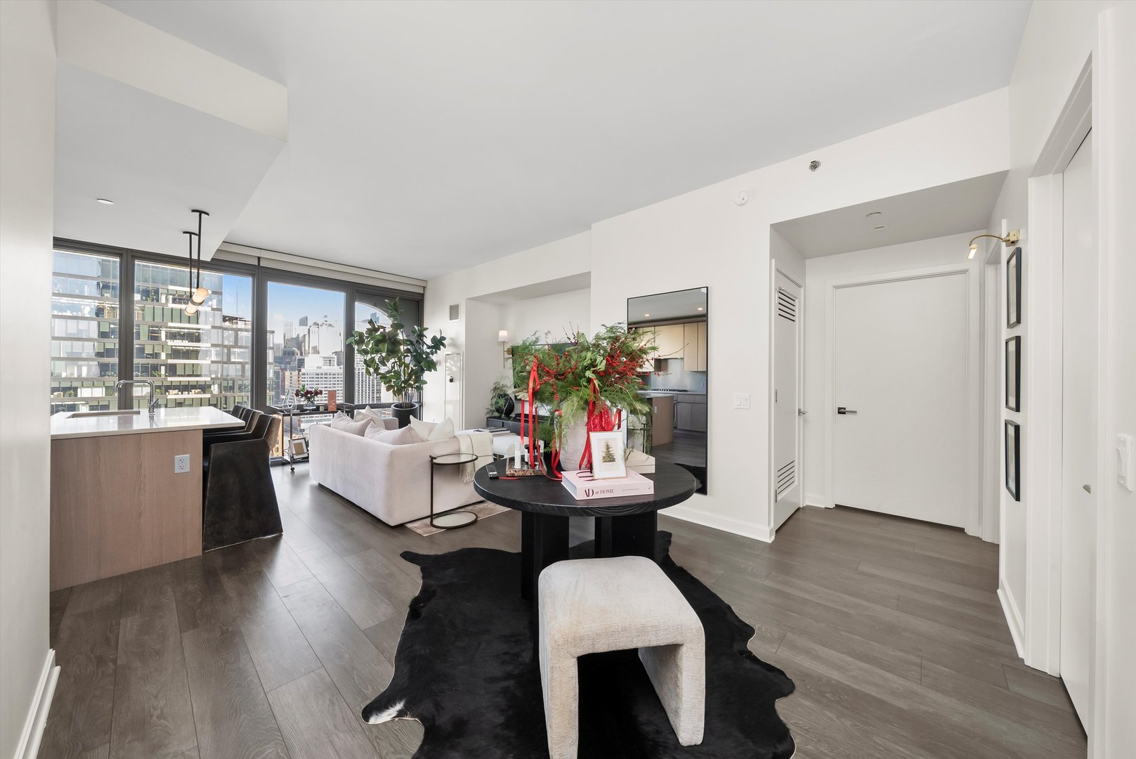 164 N Peoria Street 1705