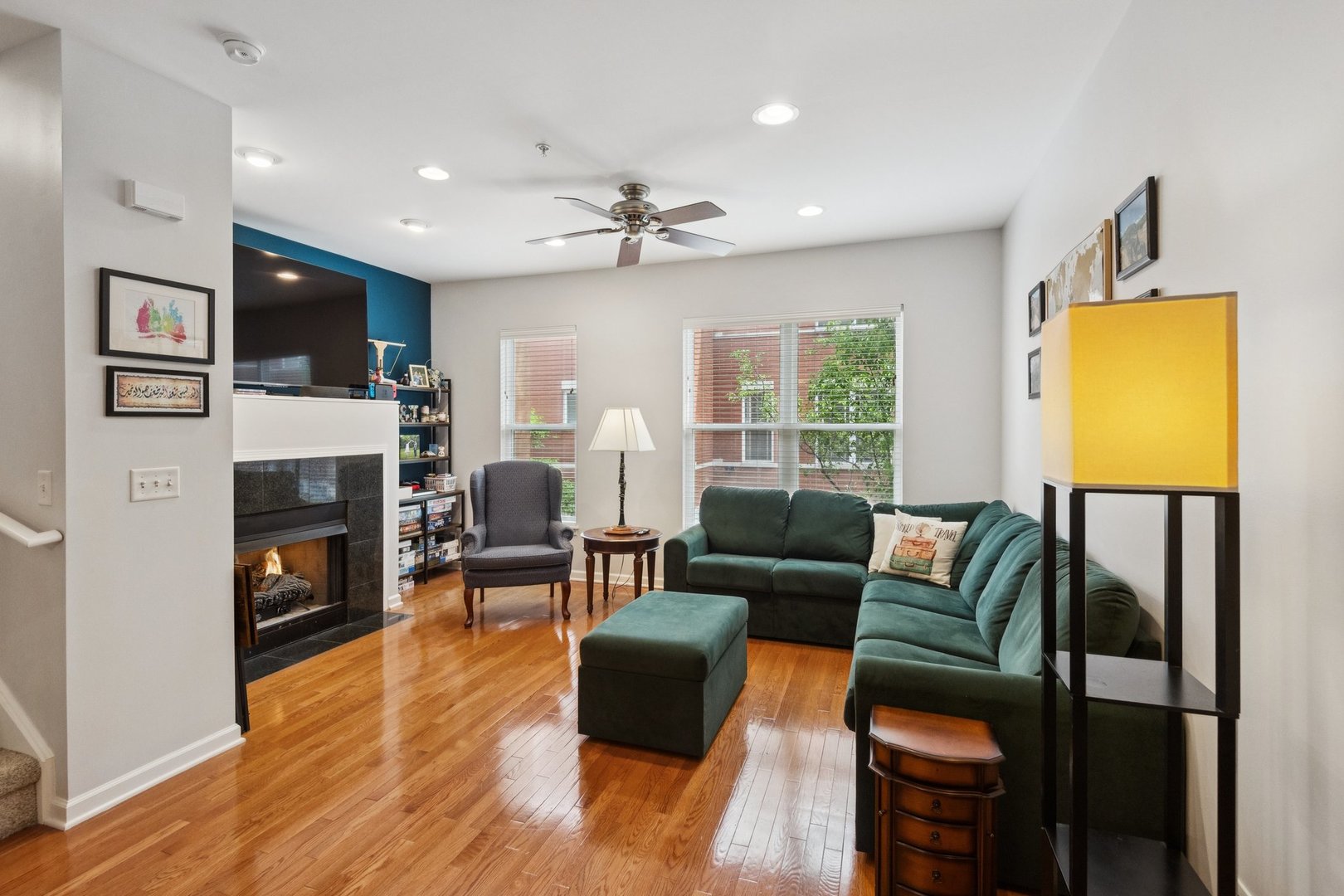 Properties 3 521 Chicago Avenue H