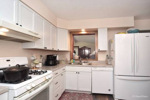 Tiny photo for 425 E Broadway Avenue, Crystal Lake, IL 60014 (MLS # 12607866)