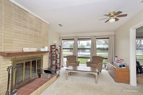 Tiny photo for 425 E Broadway Avenue, Crystal Lake, IL 60014 (MLS # 12607866)