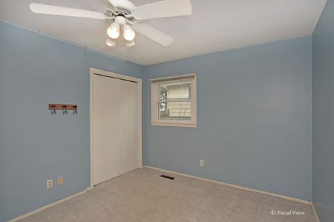 Tiny photo for 425 E Broadway Avenue, Crystal Lake, IL 60014 (MLS # 12607866)