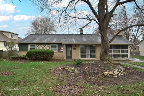 425 E Broadway Avenue Crystal Lake IL 60014