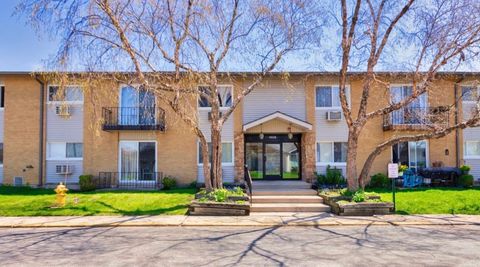 Photo of 8828 N Leslie Lane #1F, Des Plaines, IL 60016 (MLS # 12593478)