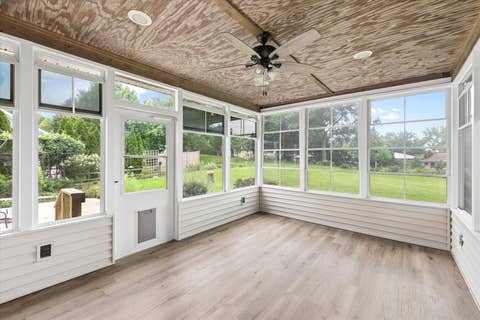 Tiny photo for 911 Pleasant Hill Drive, De Witt, IA 52742 (MLS # 12737011)